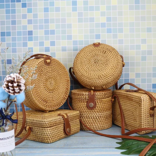 Round or Square Rattan Shoulder Bag 1